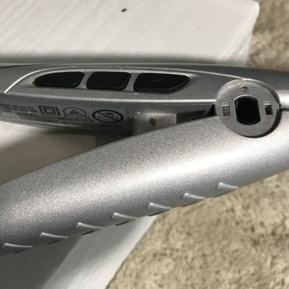 BaByliss PRO Caiman Silver Flat Iron Hair Straightener 1 1/4" 125V AC 60Hz 48W - Picture 10 of 10